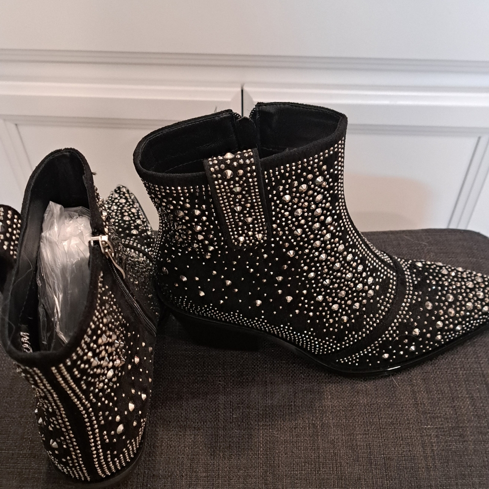 Elegant Black Studded Ankle Boots